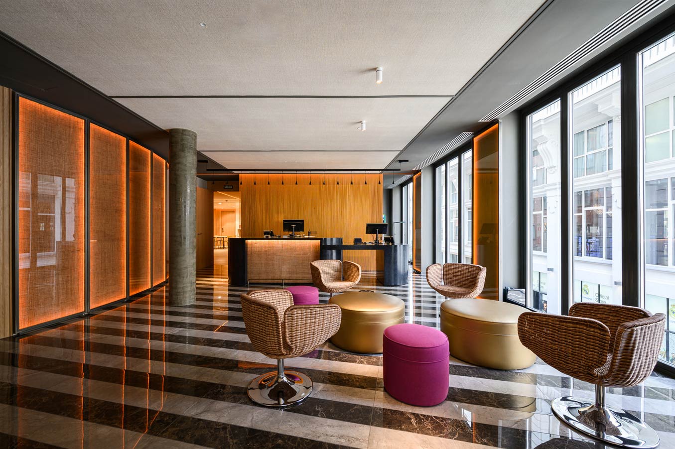 Estudio b76 Arquitectura Interior, Decoración y Equipamiento Hotel Pestana CR7 Gran Vía Madrid